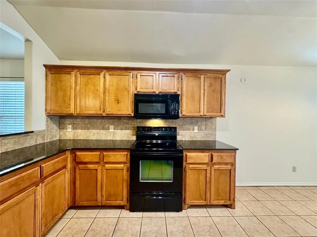 Photo 13 — 1829 NW 146th Street, Edmond, OK 73013