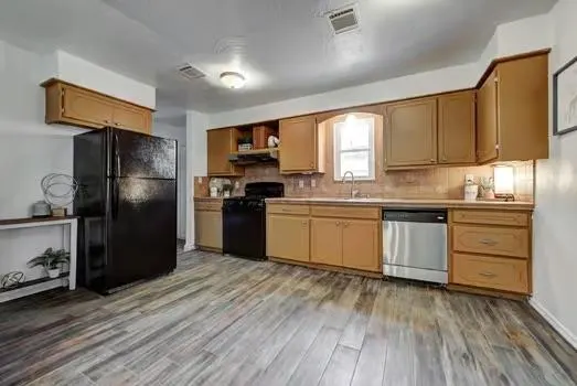 Photo 4 — 2124 Marshall Drive, Edmond, OK 73013
