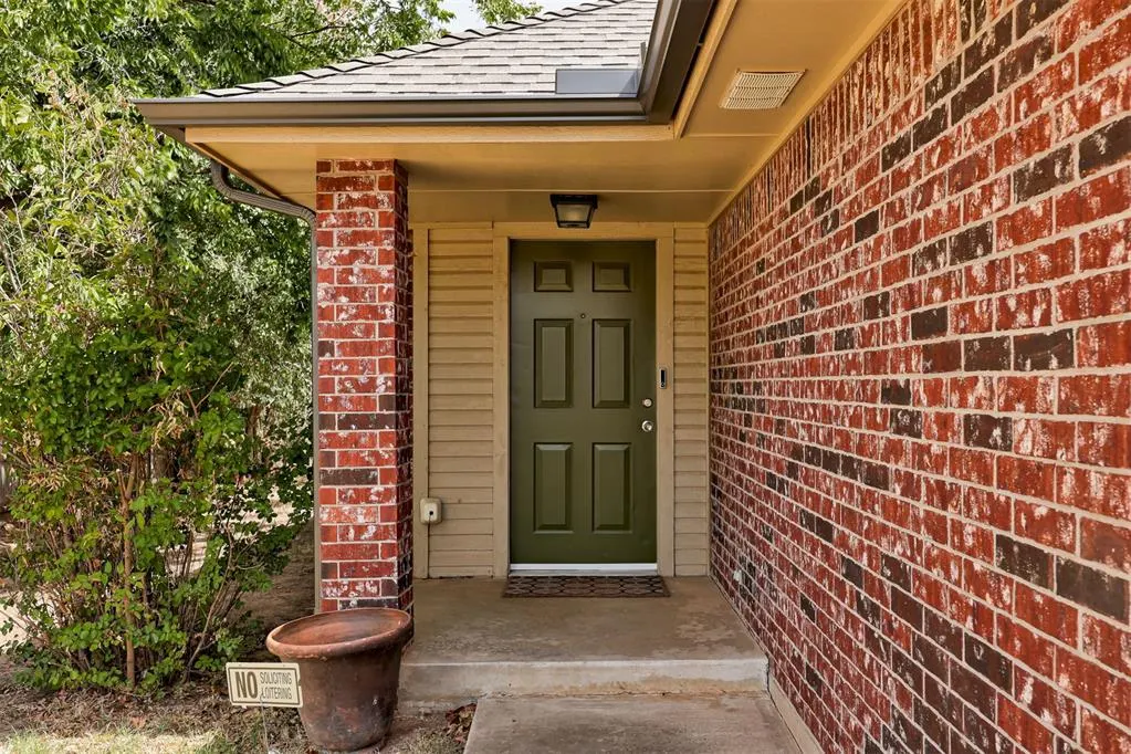 Photo 3 — 11400 Glade Avenue, Oklahoma City, OK 73162
