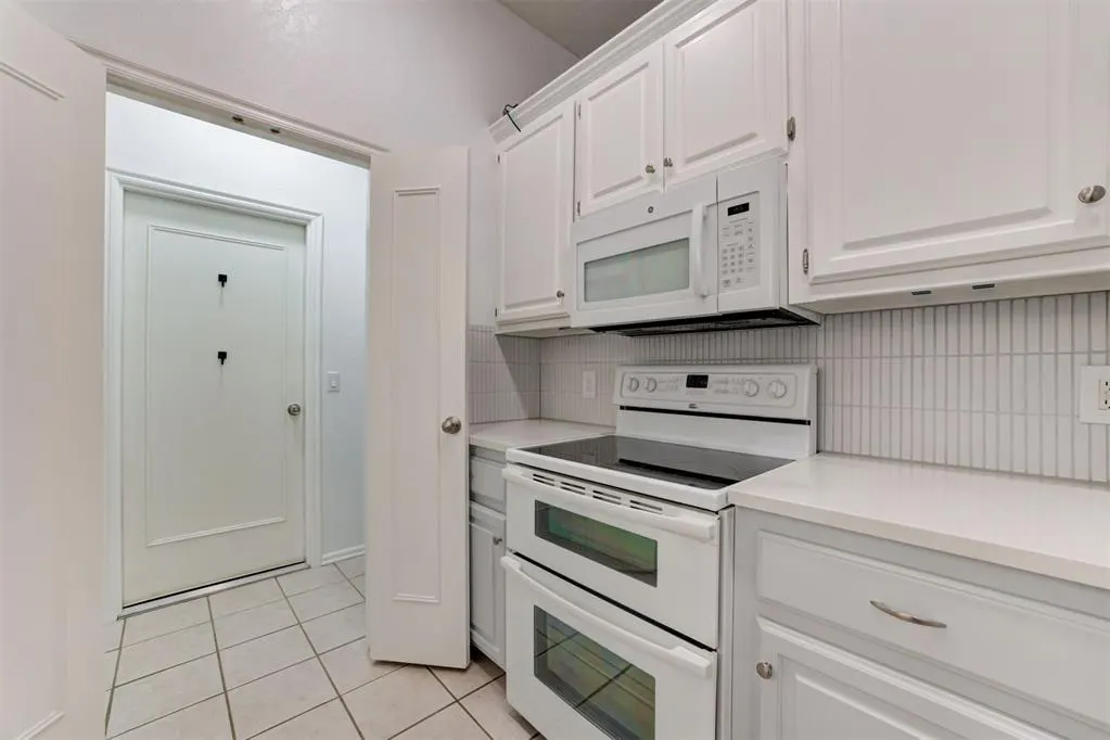 Photo 14 — 11400 Glade Avenue, Oklahoma City, OK 73162