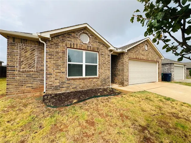 Photo 2 — 4121 Umbria Road, Oklahoma City, OK 73179