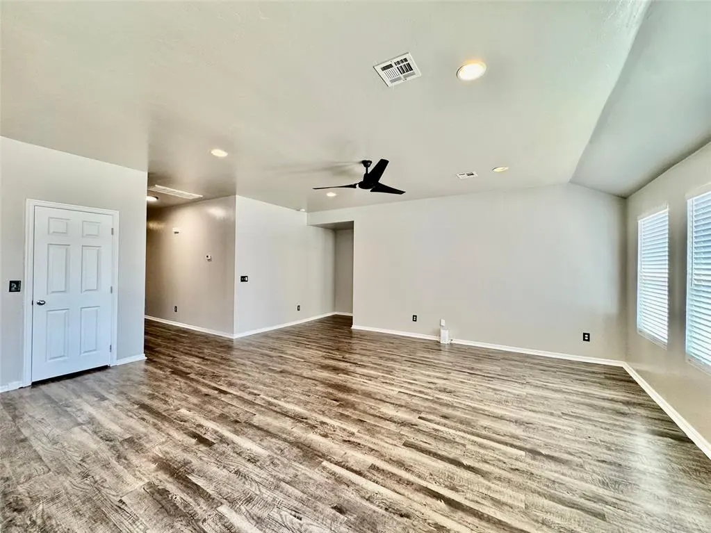 Photo 8 — 1421 Gypsum Place, Noble, OK 73068