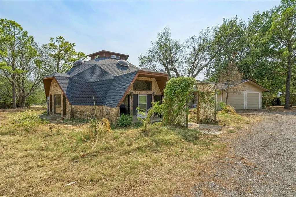 Front exterior — 201 Skyridge Trail, Noble, OK 73068
