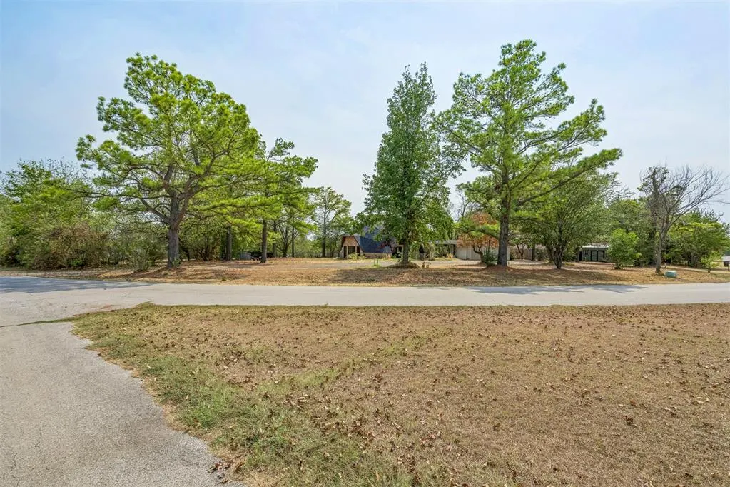 Photo 2 — 201 Skyridge Trail, Noble, OK 73068