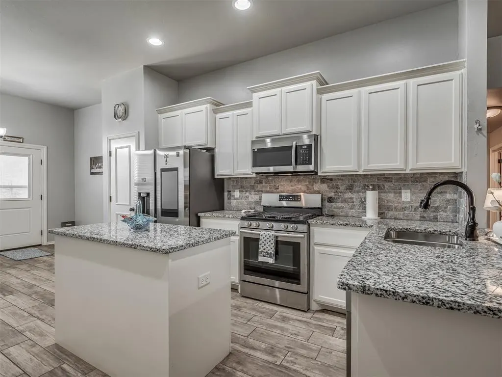 Photo 11 — 9040 NW 142nd Street, Yukon, OK 73099