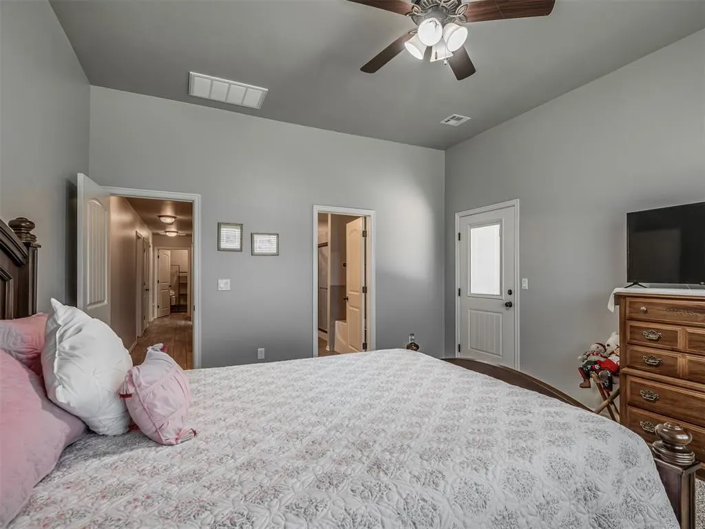 Photo 22 — 9040 NW 142nd Street, Yukon, OK 73099