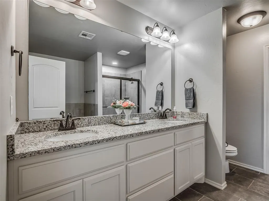 Photo 23 — 9040 NW 142nd Street, Yukon, OK 73099