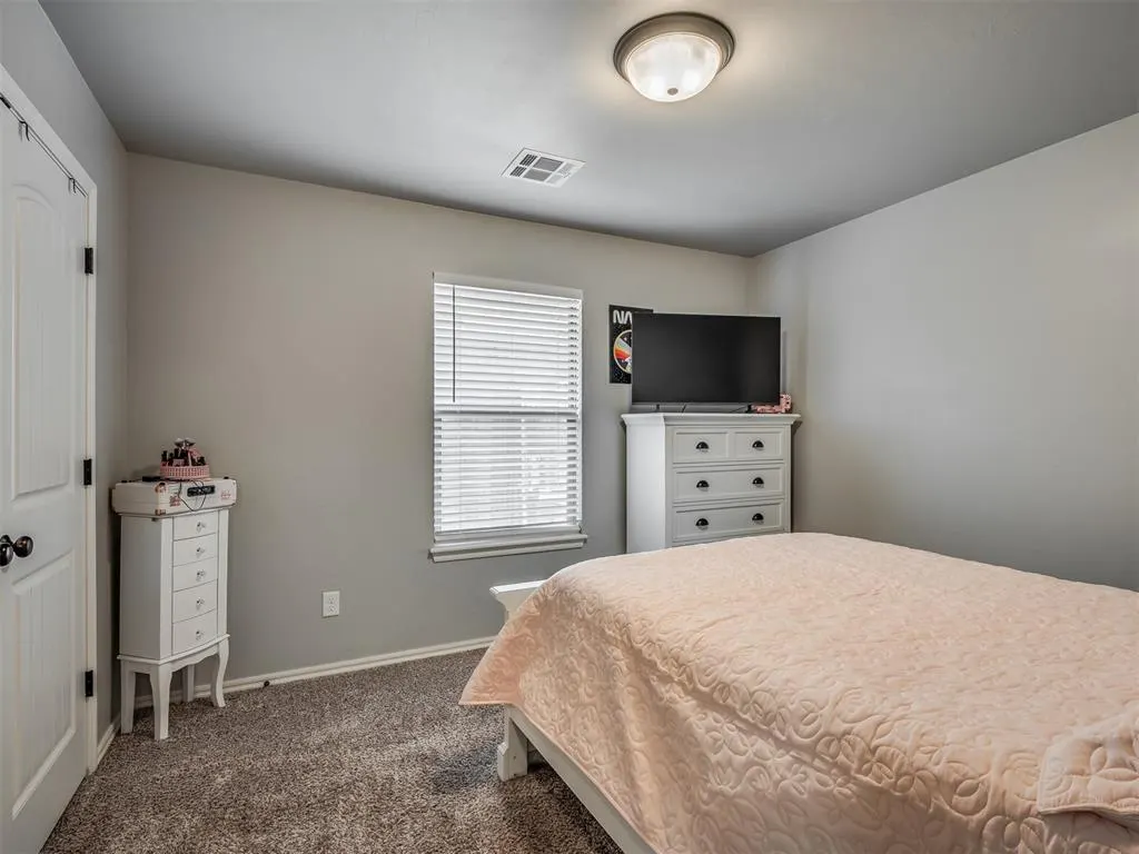 Photo 33 — 9040 NW 142nd Street, Yukon, OK 73099