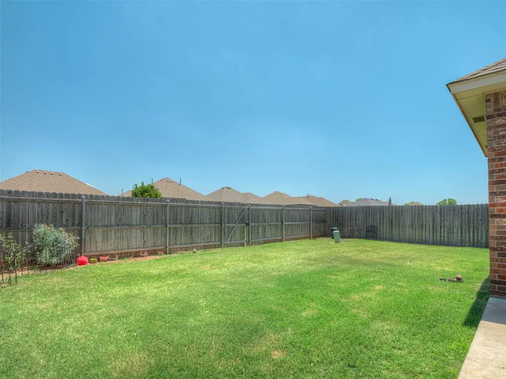 Photo 38 — 9040 NW 142nd Street, Yukon, OK 73099