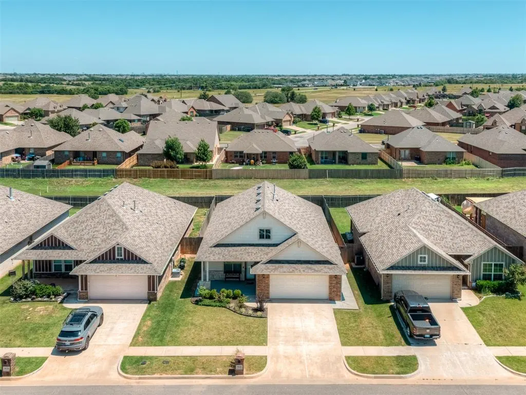 Photo 42 — 9040 NW 142nd Street, Yukon, OK 73099
