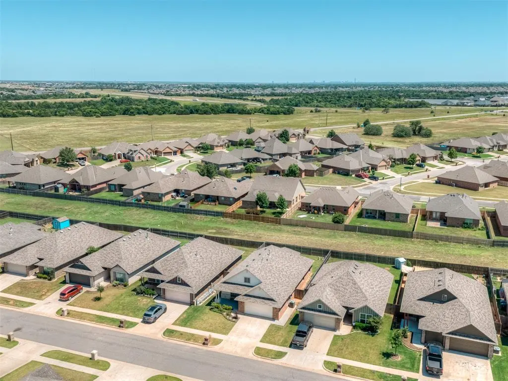 Photo 43 — 9040 NW 142nd Street, Yukon, OK 73099