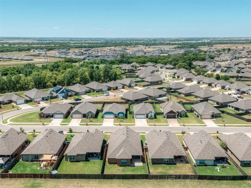 Photo 45 — 9040 NW 142nd Street, Yukon, OK 73099