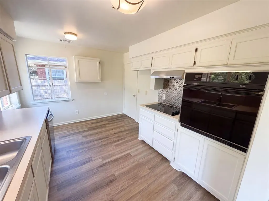Photo 2 — 1212 SW 54th Street, Oklahoma City, OK 73109