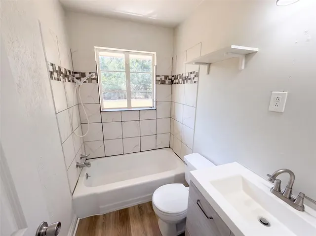 Photo 8 — 1212 SW 54th Street, Oklahoma City, OK 73109