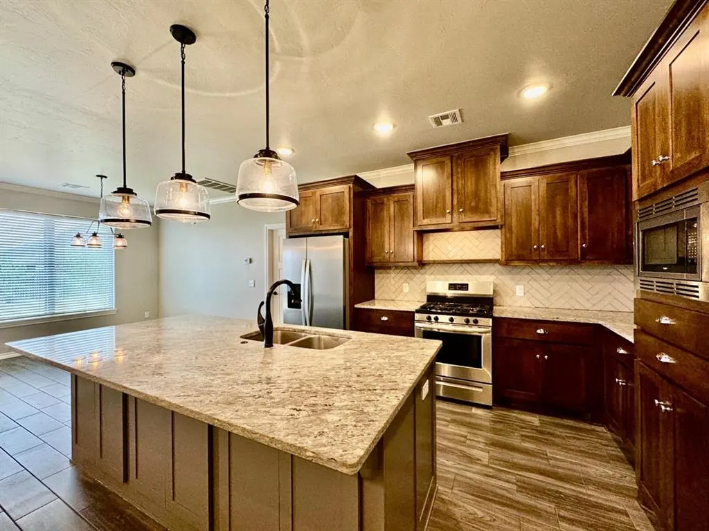 Photo 4 — 19601 Millstone Crossing Drive, Edmond, OK 73012