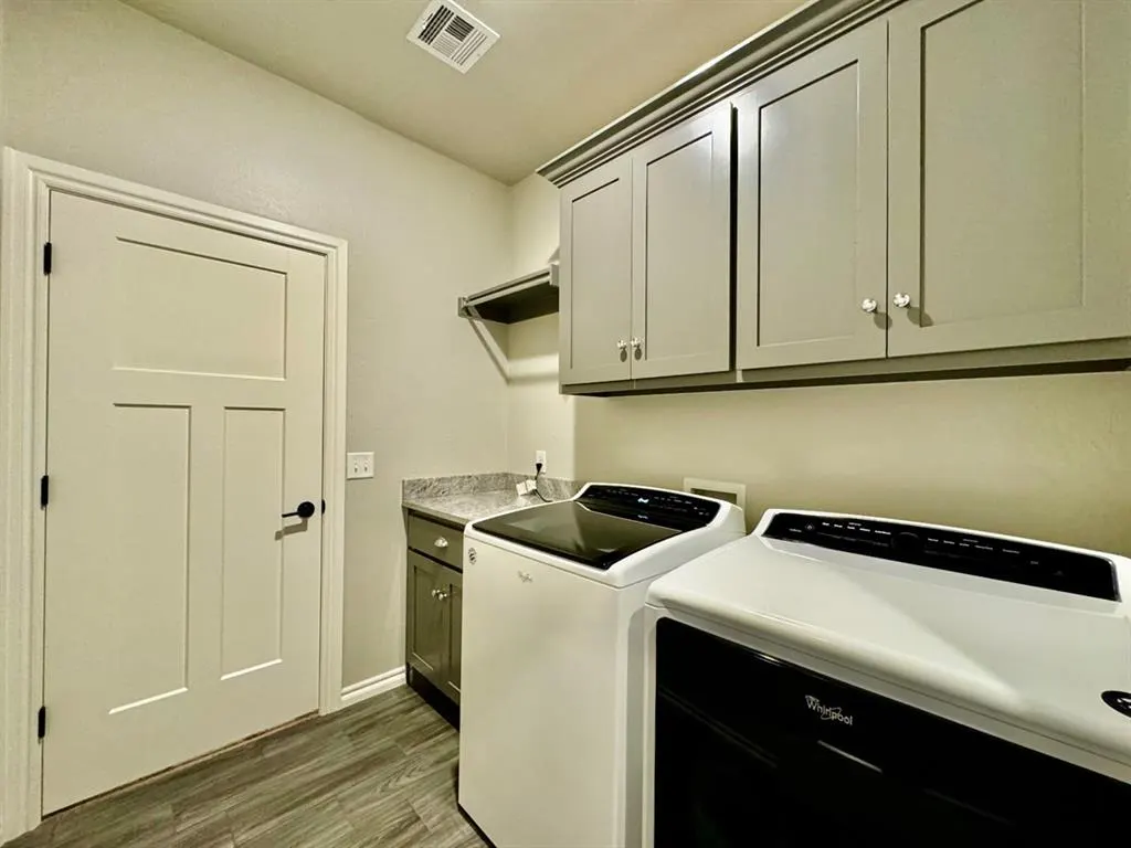 Photo 11 — 19601 Millstone Crossing Drive, Edmond, OK 73012