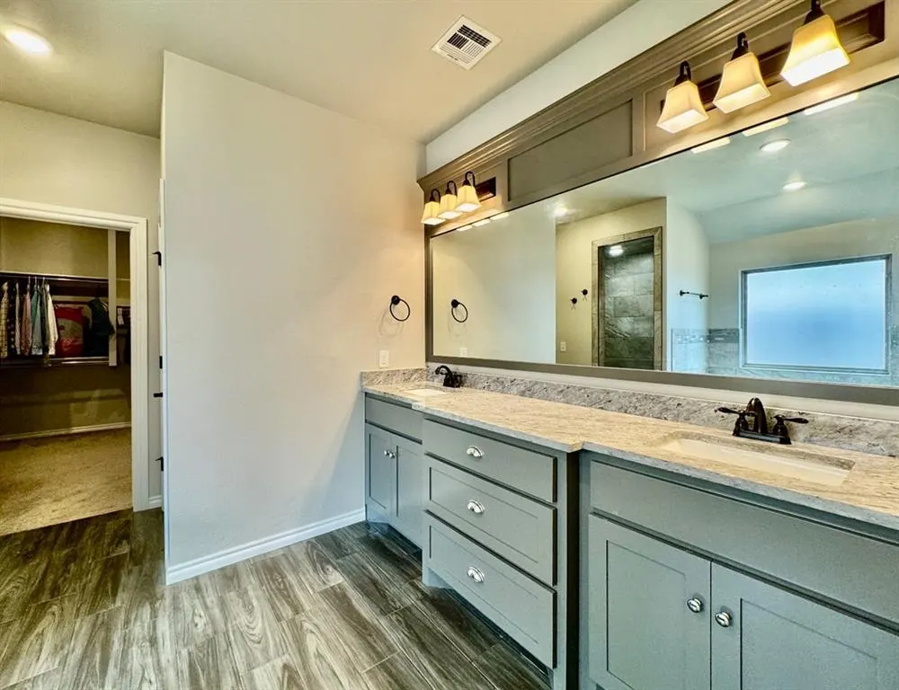 Photo 13 — 19601 Millstone Crossing Drive, Edmond, OK 73012