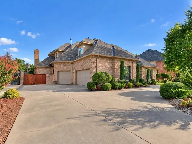 Photo 5 — 2005 Brookhaven Boulevard, Norman, OK 73072