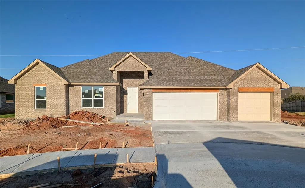 Front exterior — 620 Manzano Drive, Norman, OK 73071