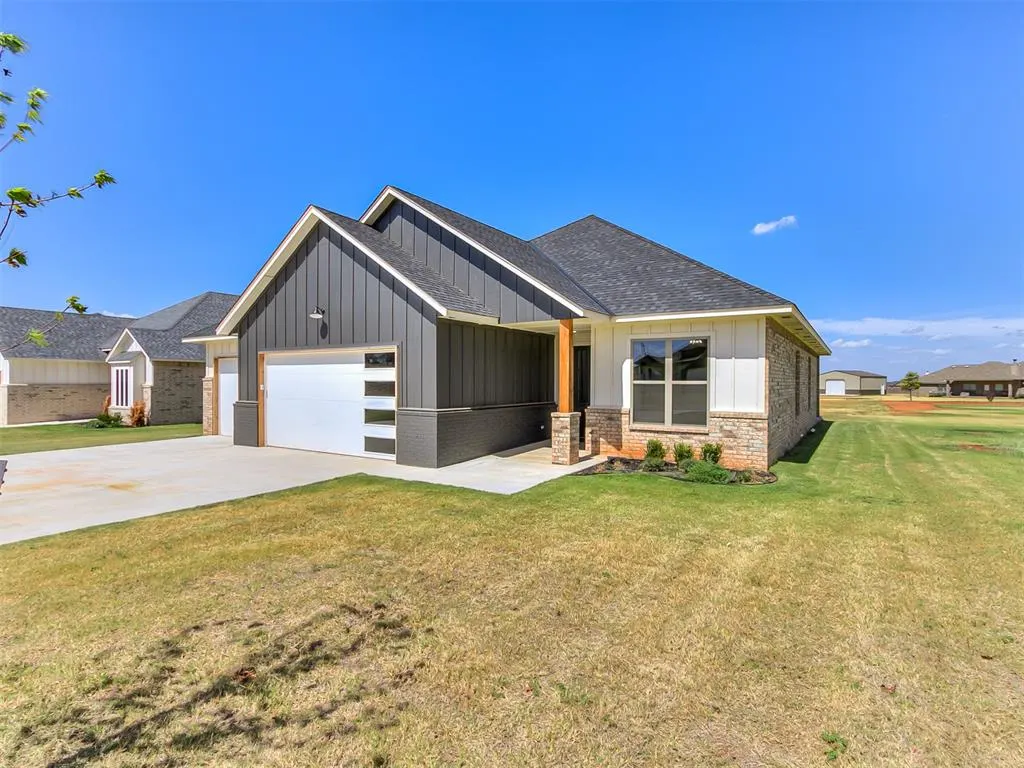 Front exterior — 29771 Jade Street, Cashion, OK 73016