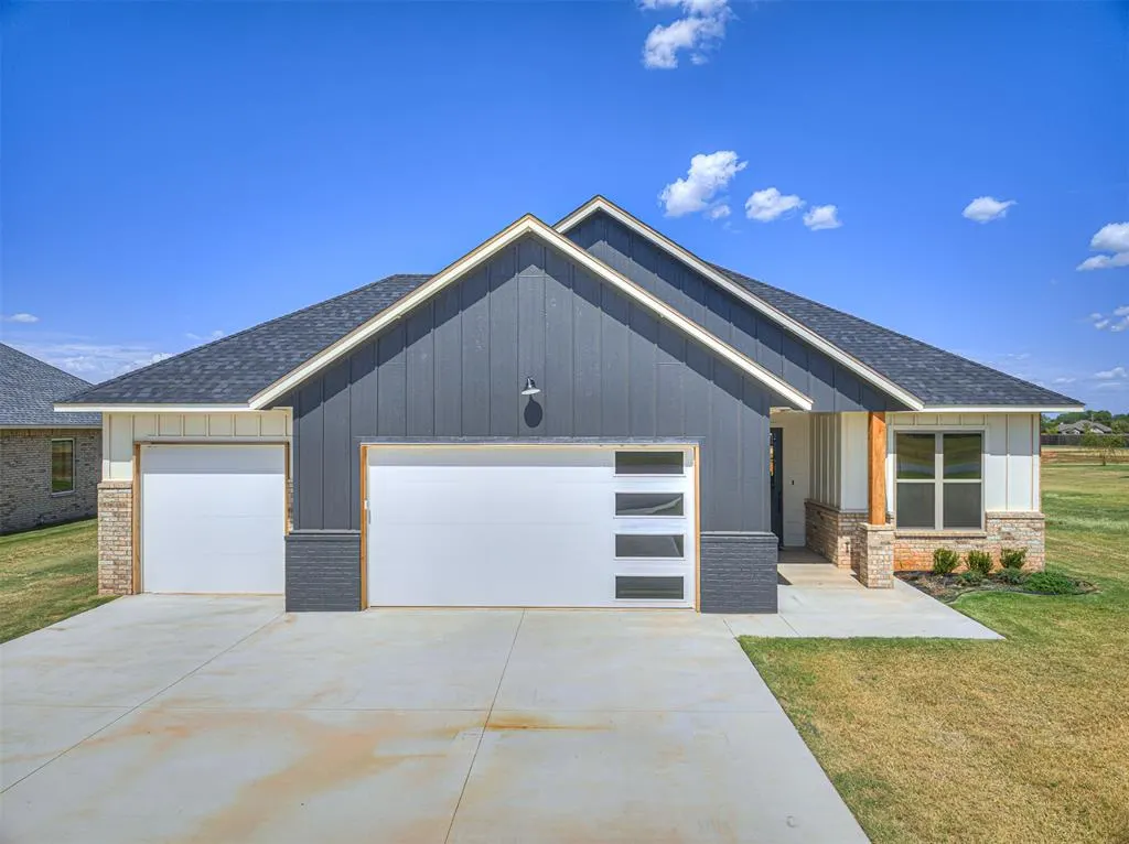 Photo 2 — 29771 Jade Street, Cashion, OK 73016