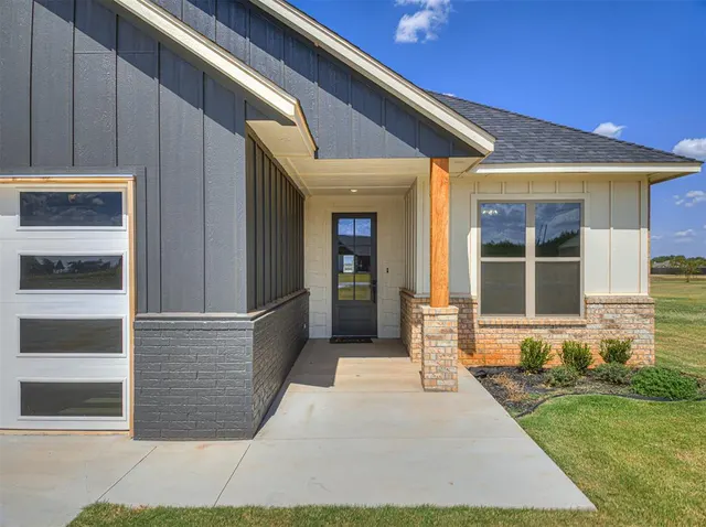 Photo 3 — 29771 Jade Street, Cashion, OK 73016