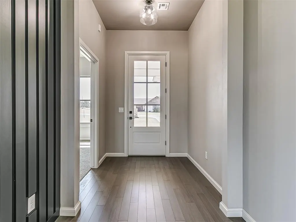 Photo 4 — 29771 Jade Street, Cashion, OK 73016