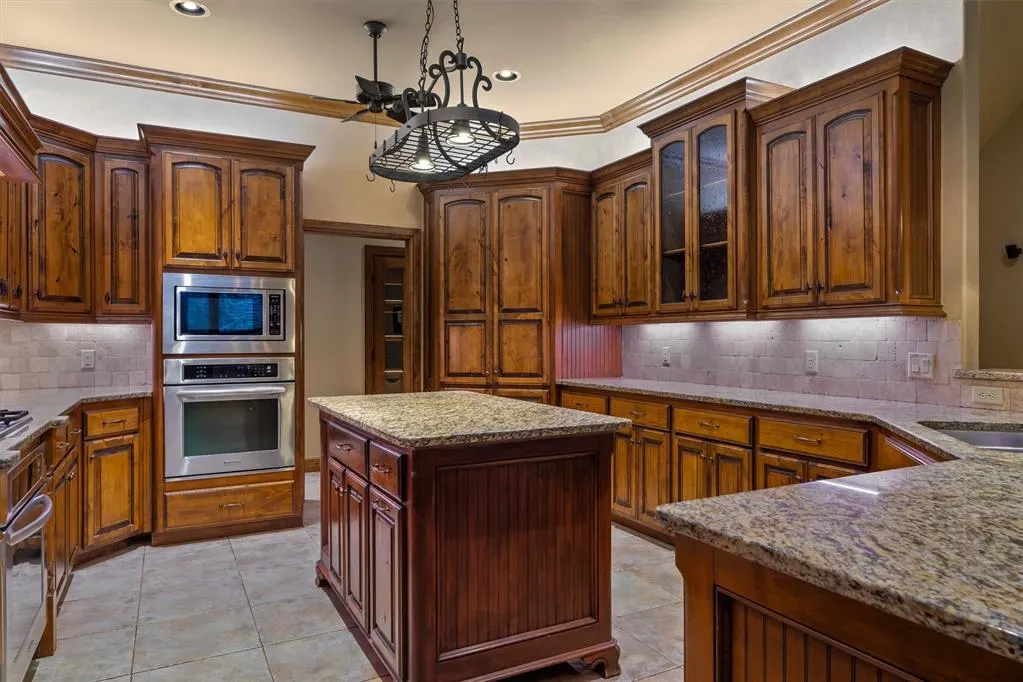 Photo 11 — 3904 Creek Bend Road, Edmond, OK 73003