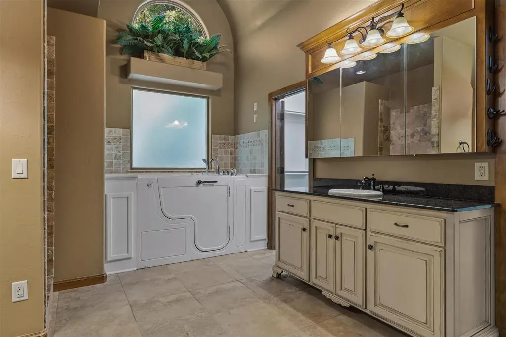 Photo 19 — 3904 Creek Bend Road, Edmond, OK 73003