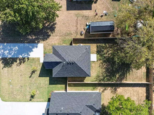 Photo 3 — 814 W Locust Street, Tecumseh, OK 74873