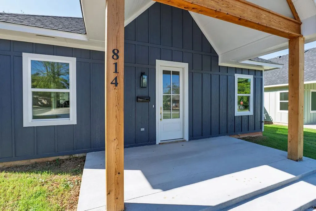 Photo 9 — 814 W Locust Street, Tecumseh, OK 74873