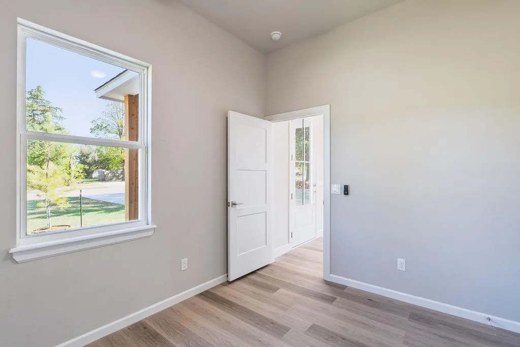 Photo 11 — 814 W Locust Street, Tecumseh, OK 74873