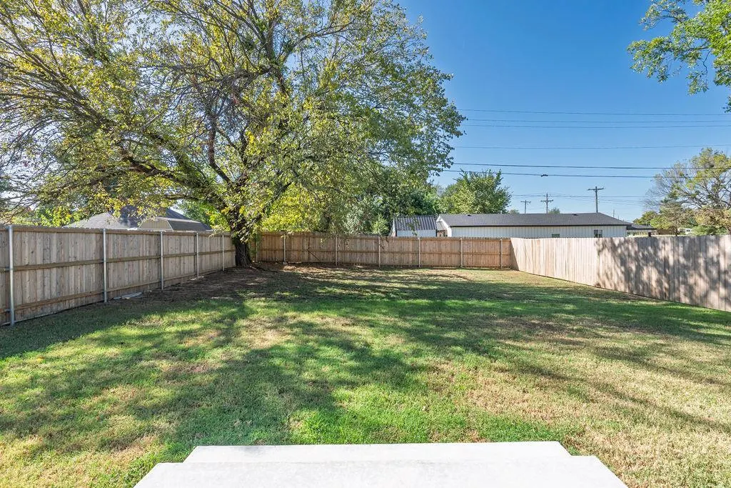 Photo 45 — 814 W Locust Street, Tecumseh, OK 74873