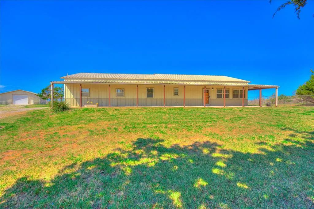 Photo 4 — 751 S Henney Road, Guthrie, OK 73044