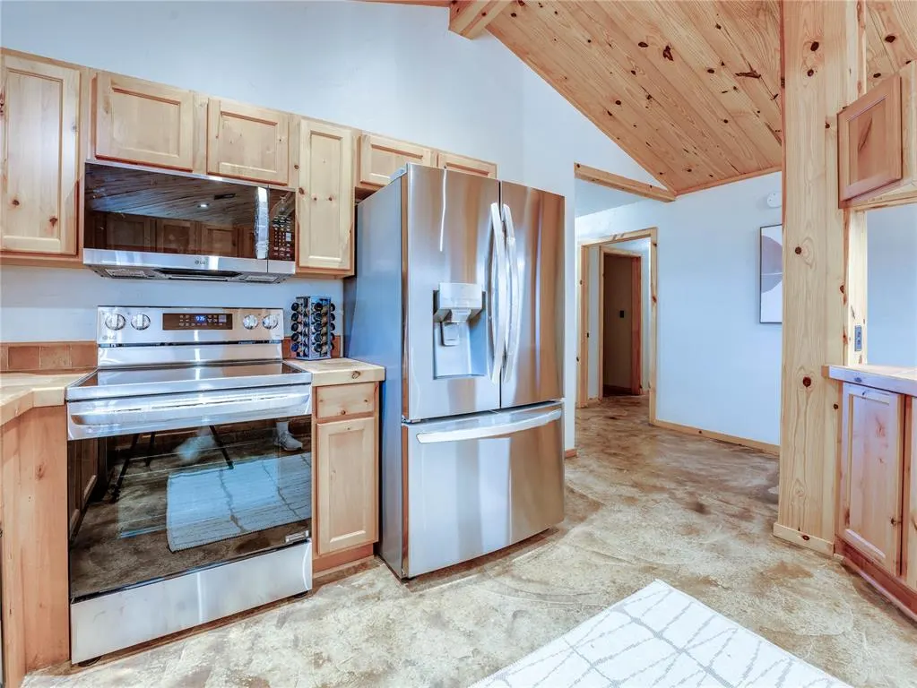 Photo 9 — 751 S Henney Road, Guthrie, OK 73044