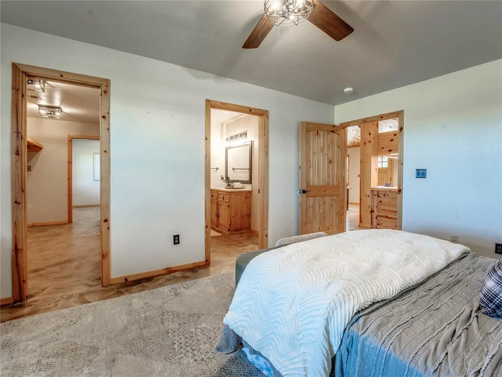 Photo 12 — 751 S Henney Road, Guthrie, OK 73044