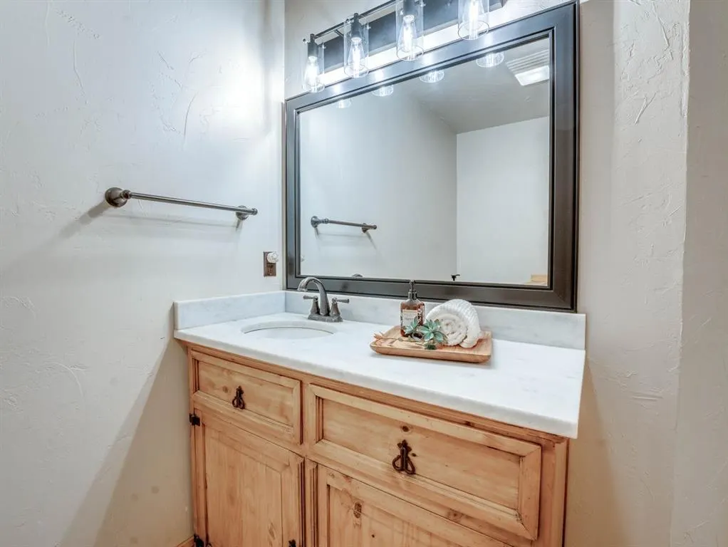 Photo 13 — 751 S Henney Road, Guthrie, OK 73044