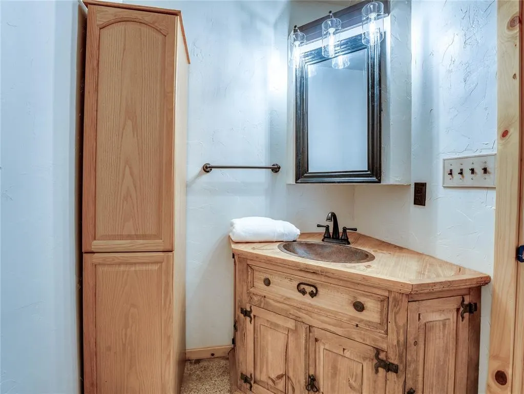 Photo 15 — 751 S Henney Road, Guthrie, OK 73044