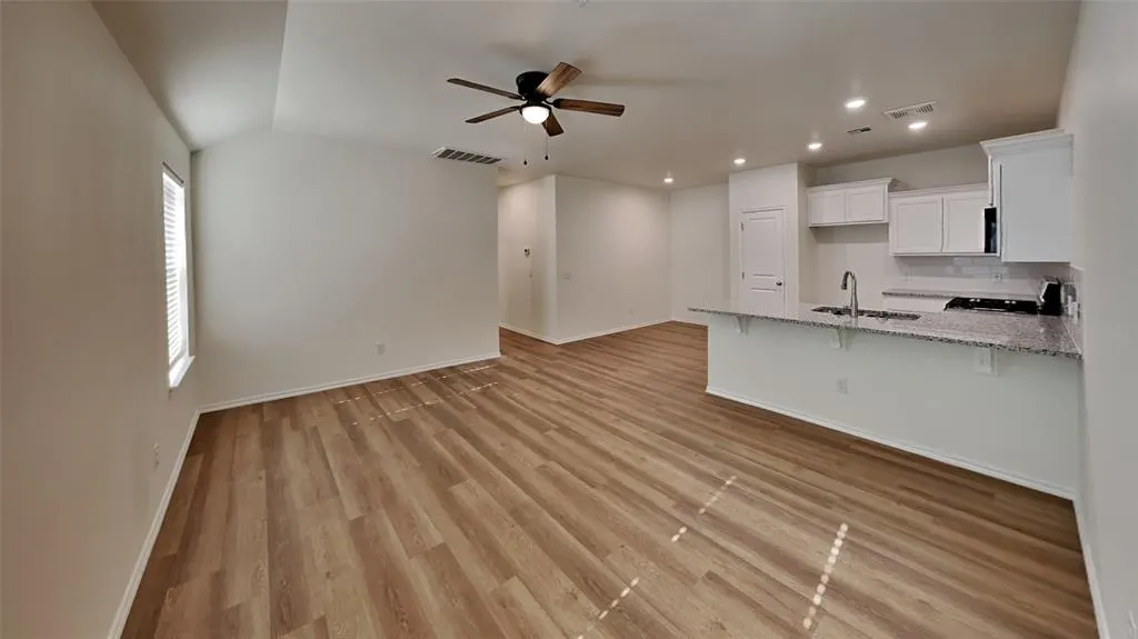 Photo 3 — 9118 McLendon Court, Yukon, OK 73099