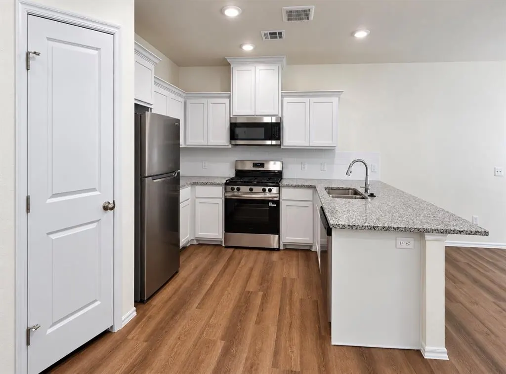 Photo 4 — 9118 McLendon Court, Yukon, OK 73099