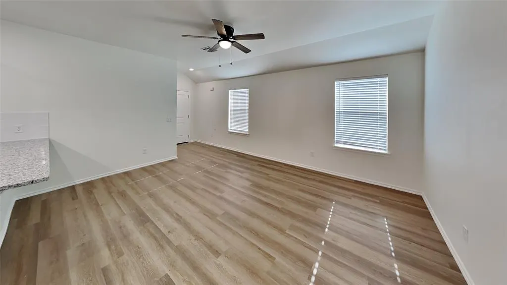 Photo 6 — 9118 McLendon Court, Yukon, OK 73099