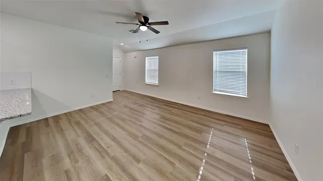 Photo 6 — 9118 McLendon Court, Yukon, OK 73099