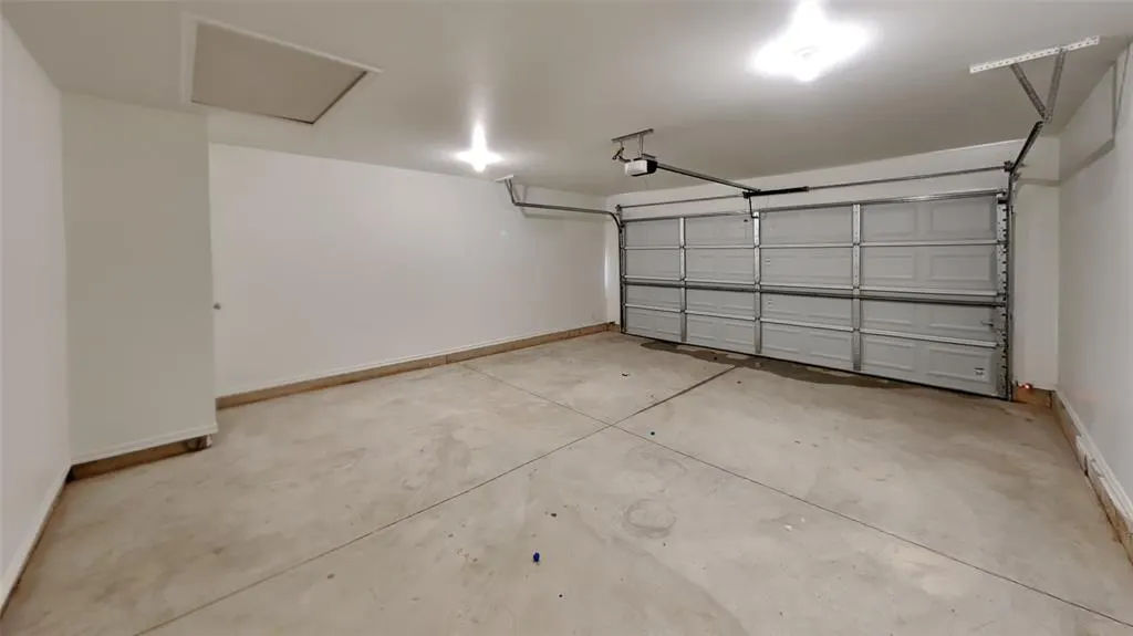 Photo 14 — 9118 McLendon Court, Yukon, OK 73099