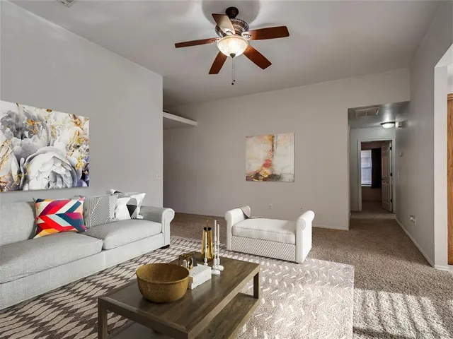 Photo 6 — 12276 SW 10th Street, Yukon, OK 73099