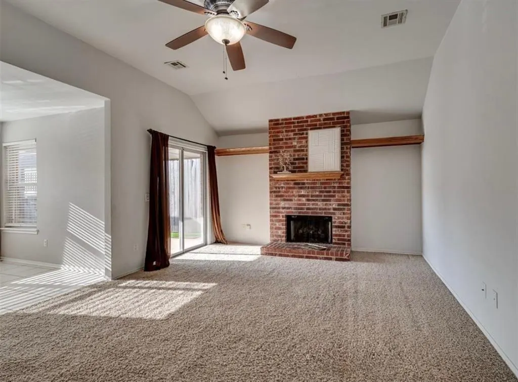 Photo 9 — 12276 SW 10th Street, Yukon, OK 73099