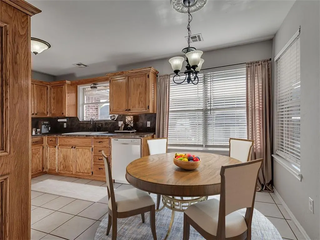 Photo 10 — 12276 SW 10th Street, Yukon, OK 73099