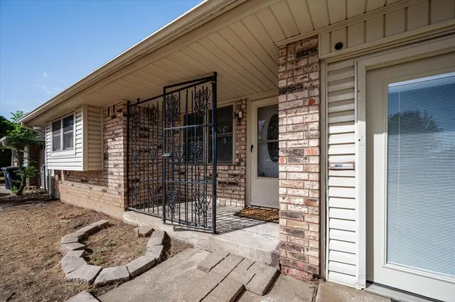 Photo 2 — 1209 Lawton, Oklahoma City, OK 73160
