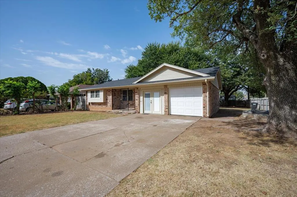 Photo 3 — 1209 Lawton, Oklahoma City, OK 73160