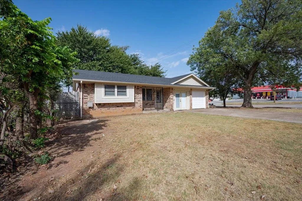 Photo 4 — 1209 Lawton, Oklahoma City, OK 73160