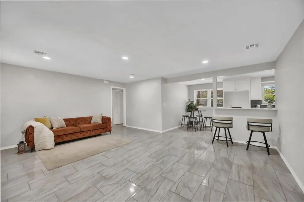 Photo 8 — 1209 Lawton, Oklahoma City, OK 73160